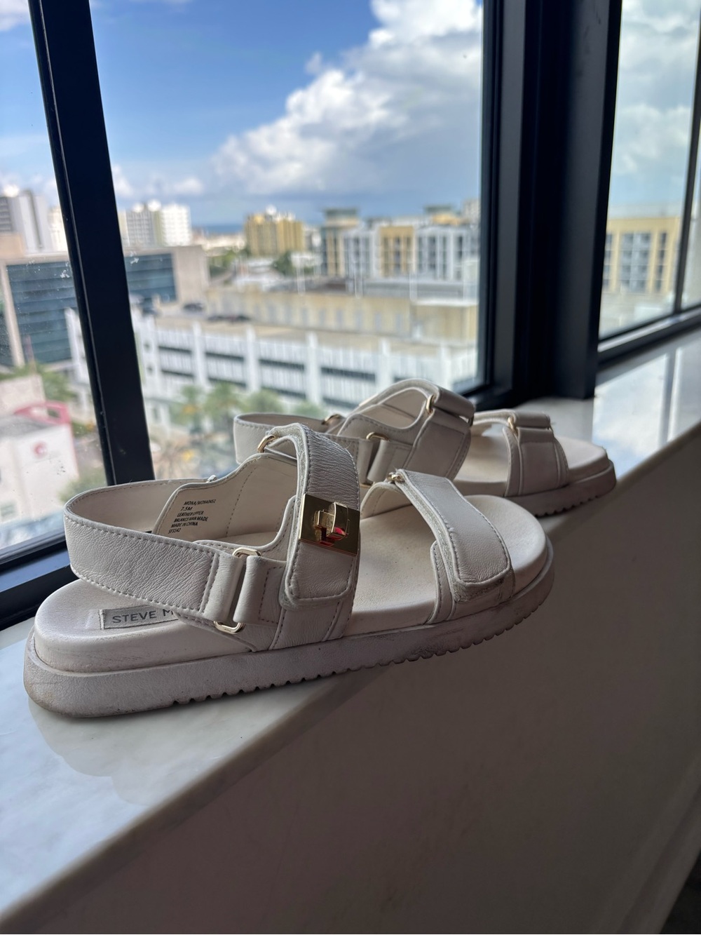 Steve Madden cream Mona sandals with gold buckle detail. Size US 7.5